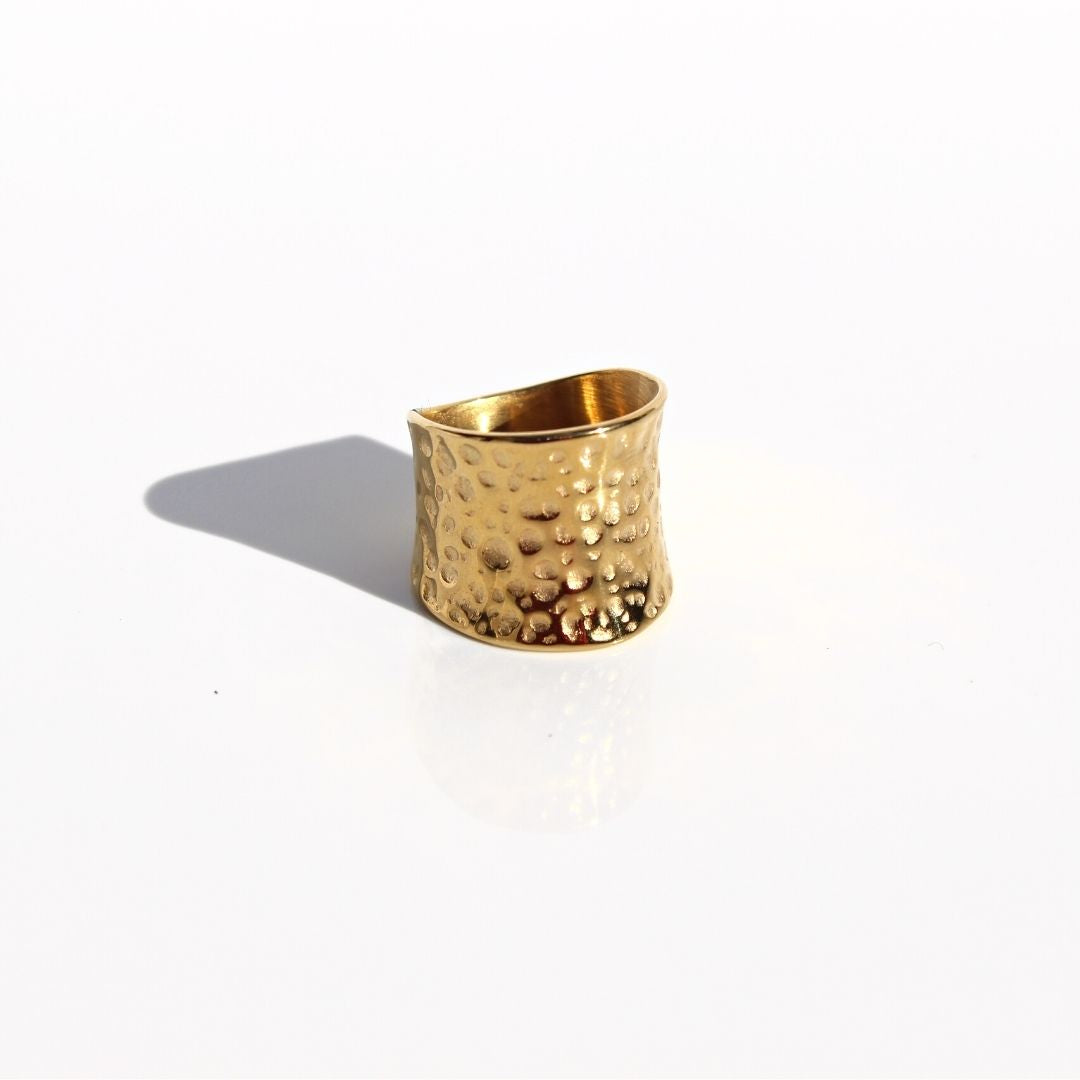 Ring | Wide Hammered Band